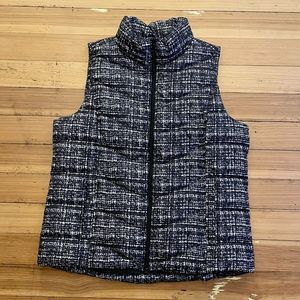Lands’ End puffer vest. Size L. NWOT.
